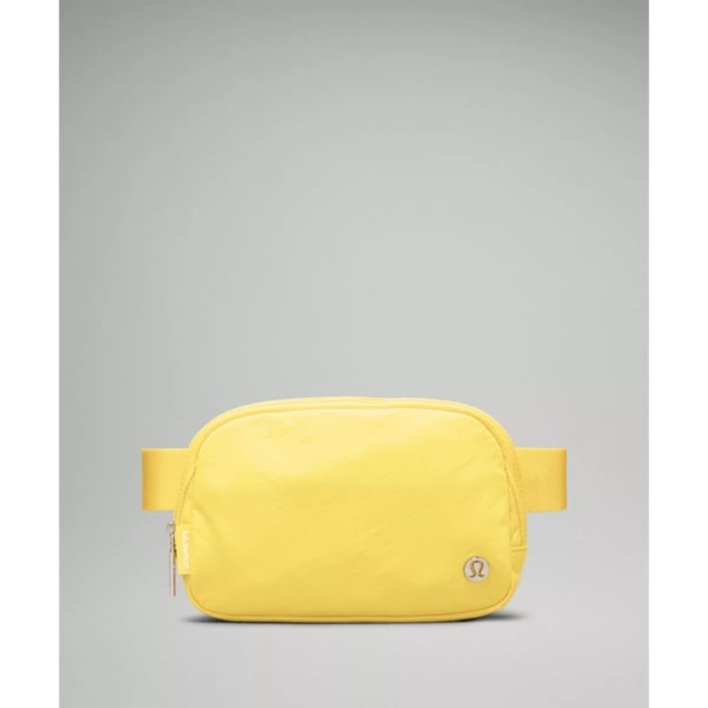 NWOT Lululemon Athletica Light Yellow Everywhere Belt Bag